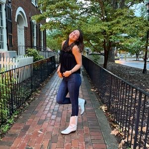 Meet your Posher, Emily